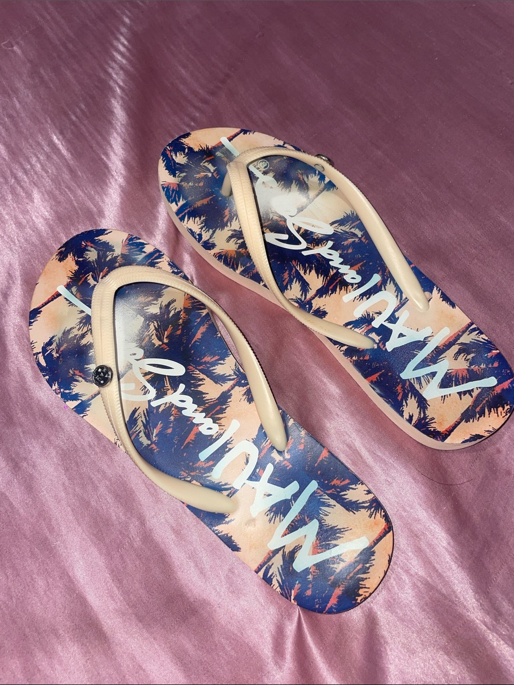 Maui And Sons Flip Flops 🩷